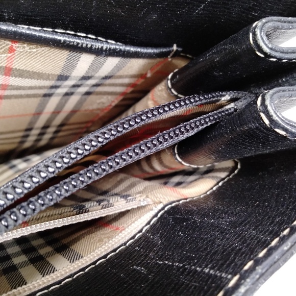 Burberry Tote Black Leather - Picture 8 of 8